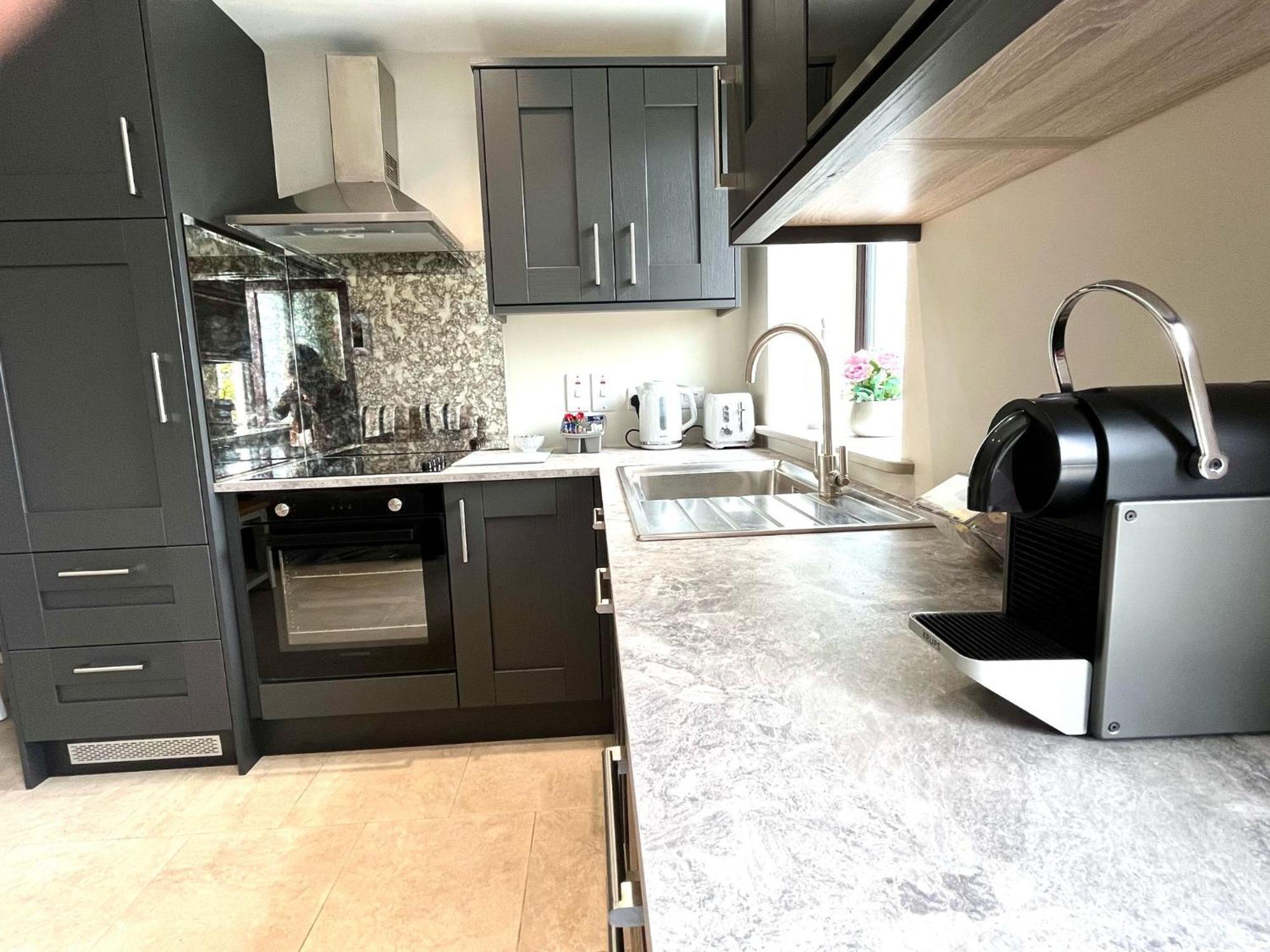 Tigh Fitz Apartments - Inis Mor, Aran Island イニシュモア エクステリア 写真