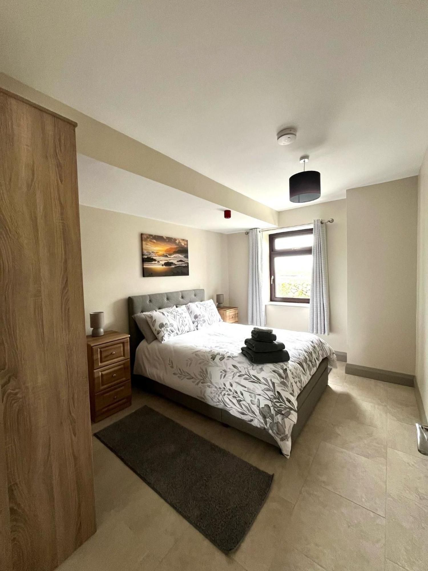 Tigh Fitz Apartments - Inis Mor, Aran Island イニシュモア エクステリア 写真