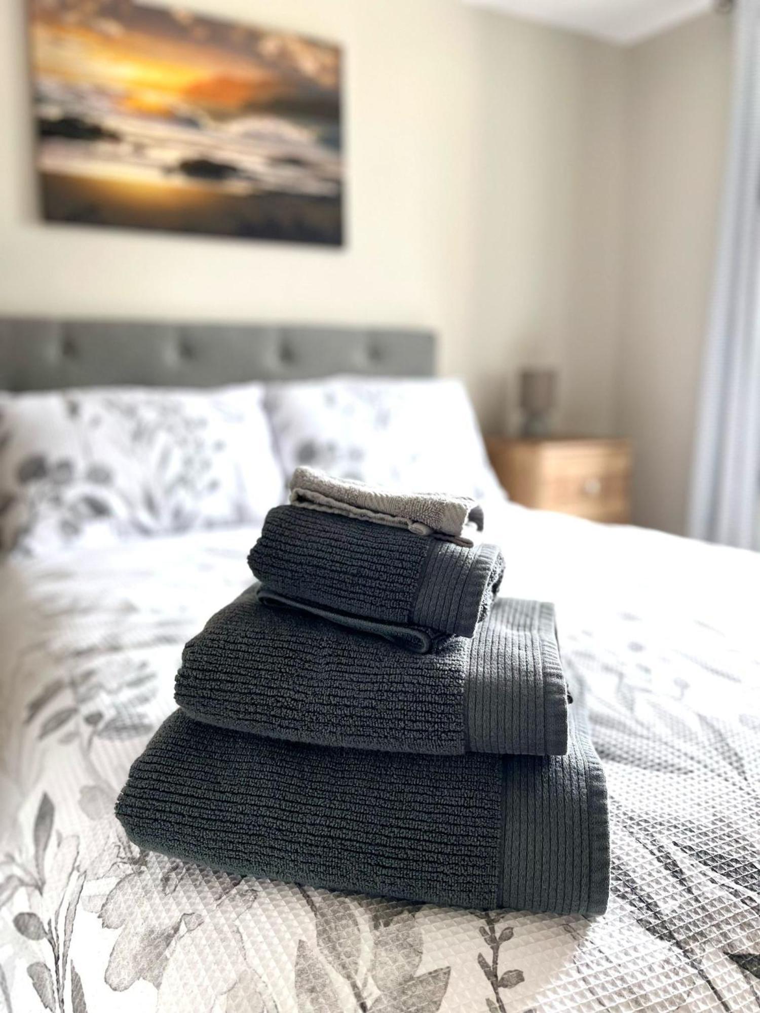 Tigh Fitz Apartments - Inis Mor, Aran Island イニシュモア エクステリア 写真