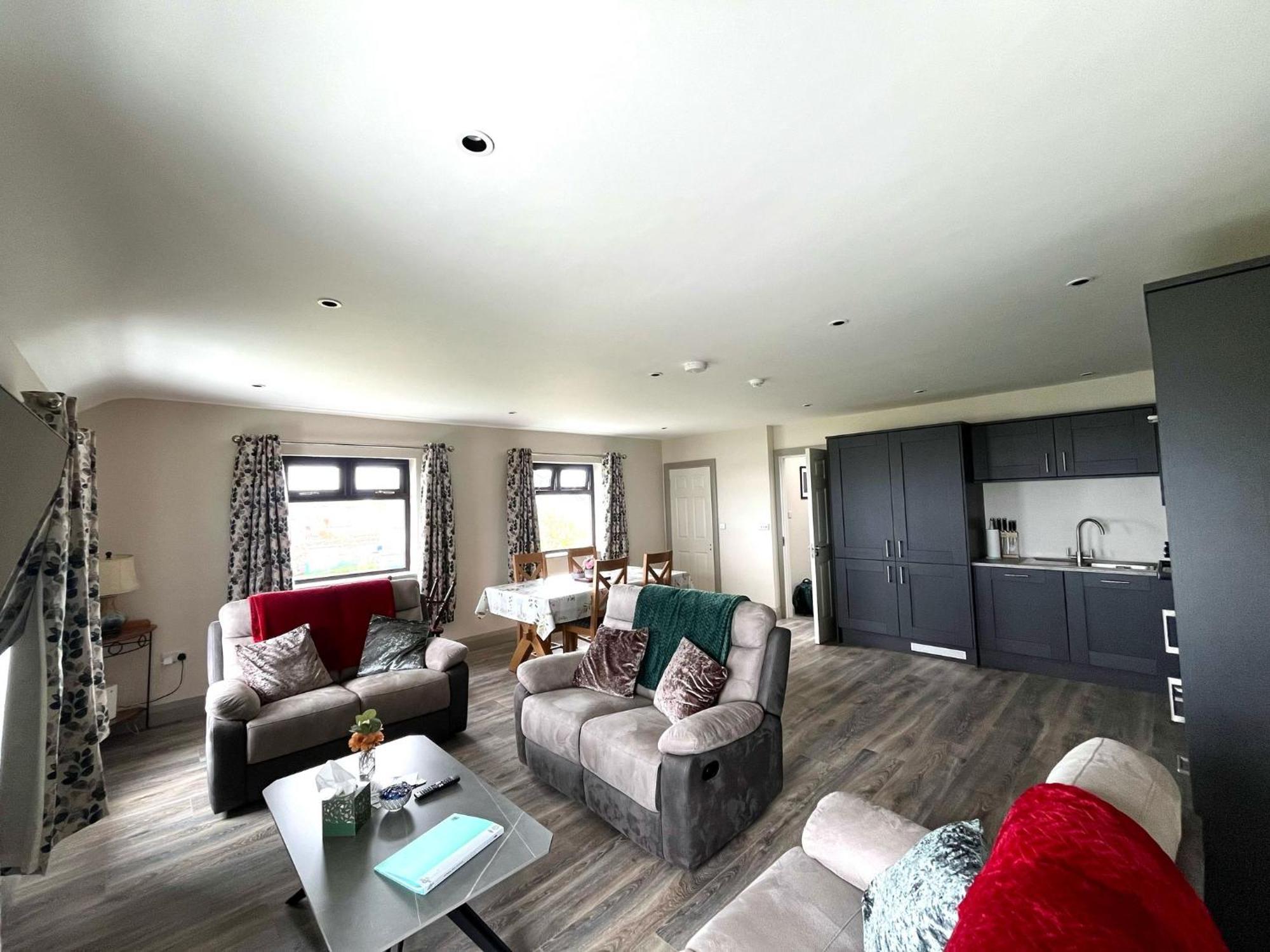 Tigh Fitz Apartments - Inis Mor, Aran Island イニシュモア エクステリア 写真
