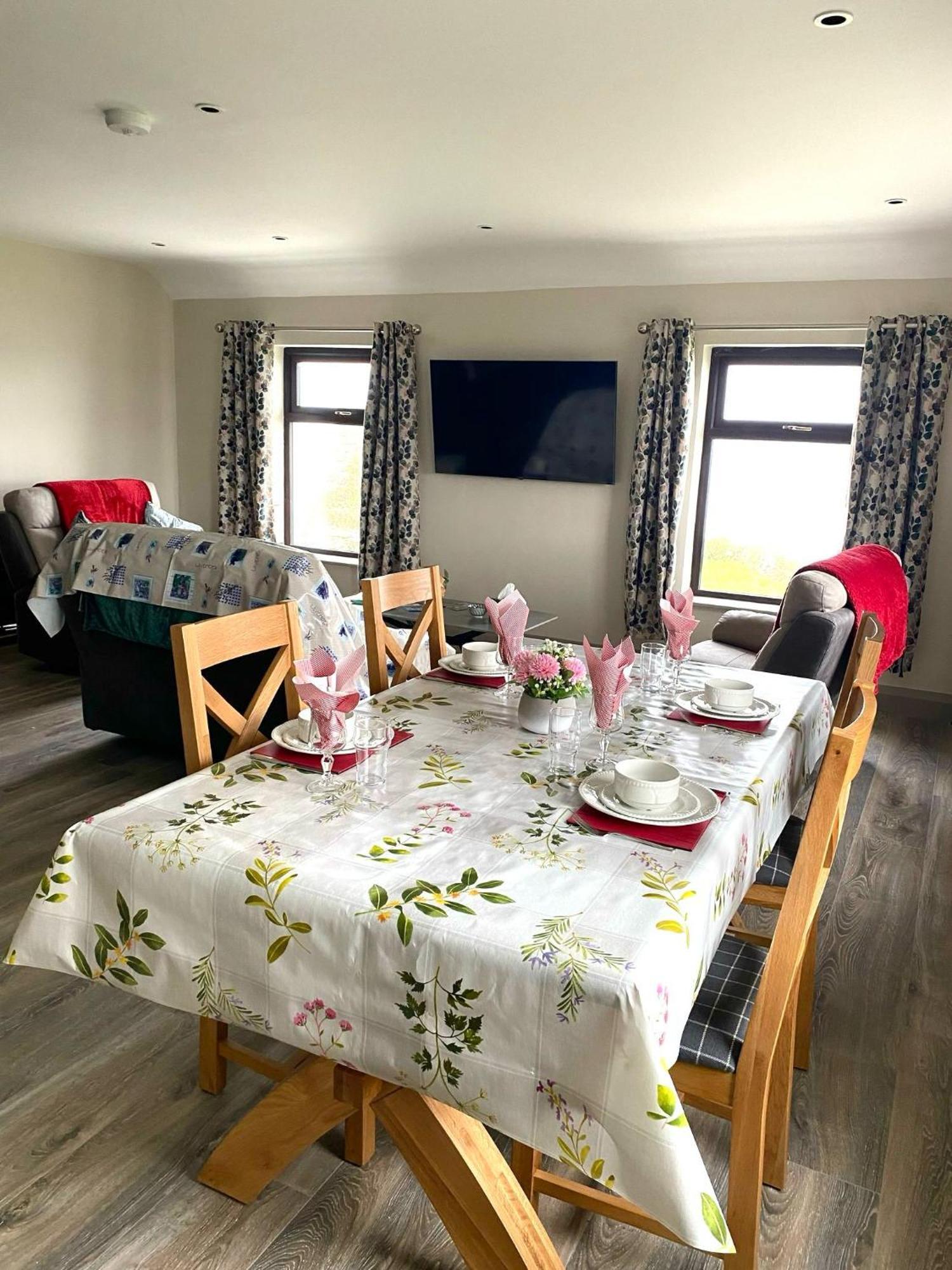 Tigh Fitz Apartments - Inis Mor, Aran Island イニシュモア エクステリア 写真