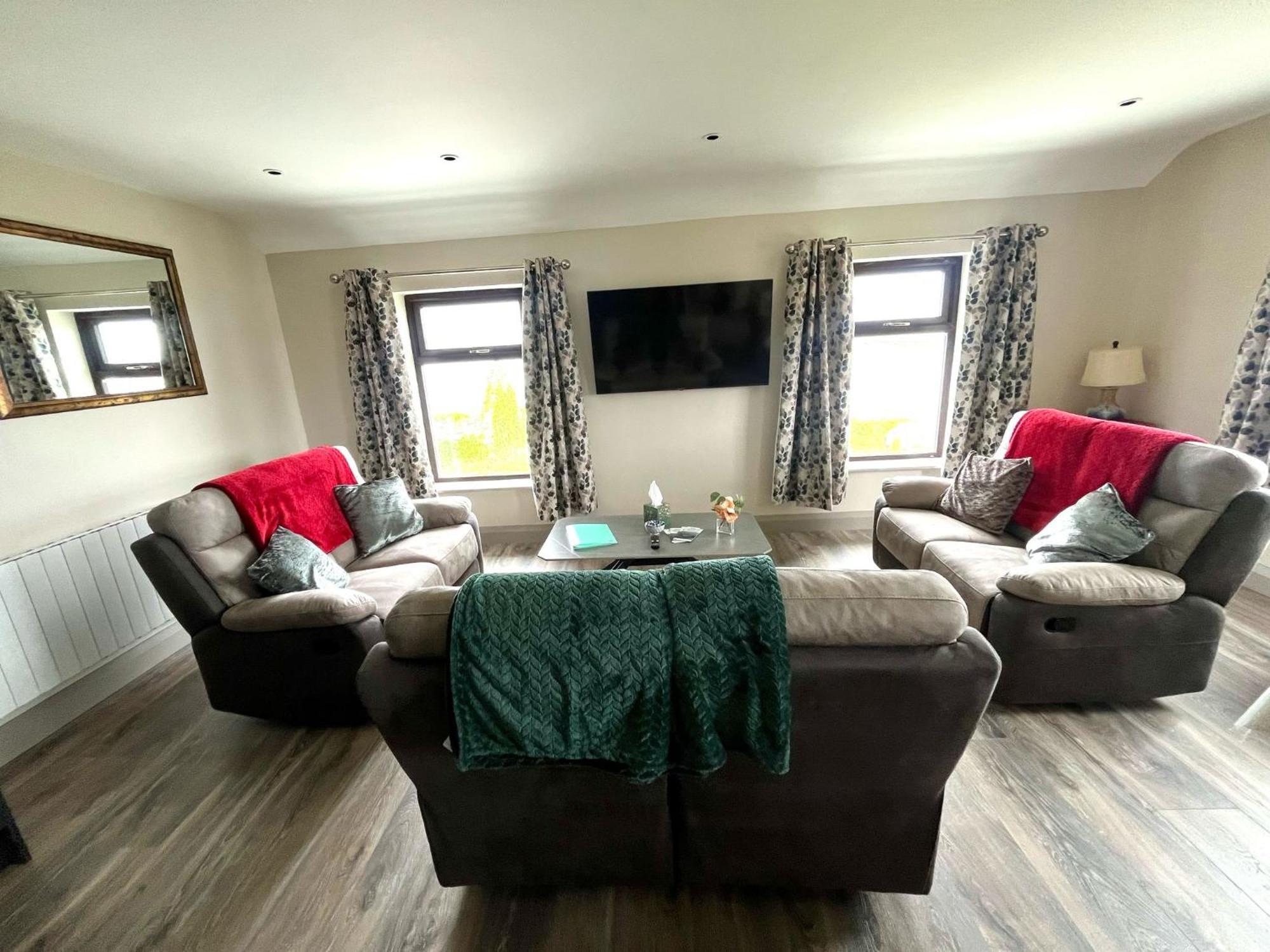 Tigh Fitz Apartments - Inis Mor, Aran Island イニシュモア エクステリア 写真