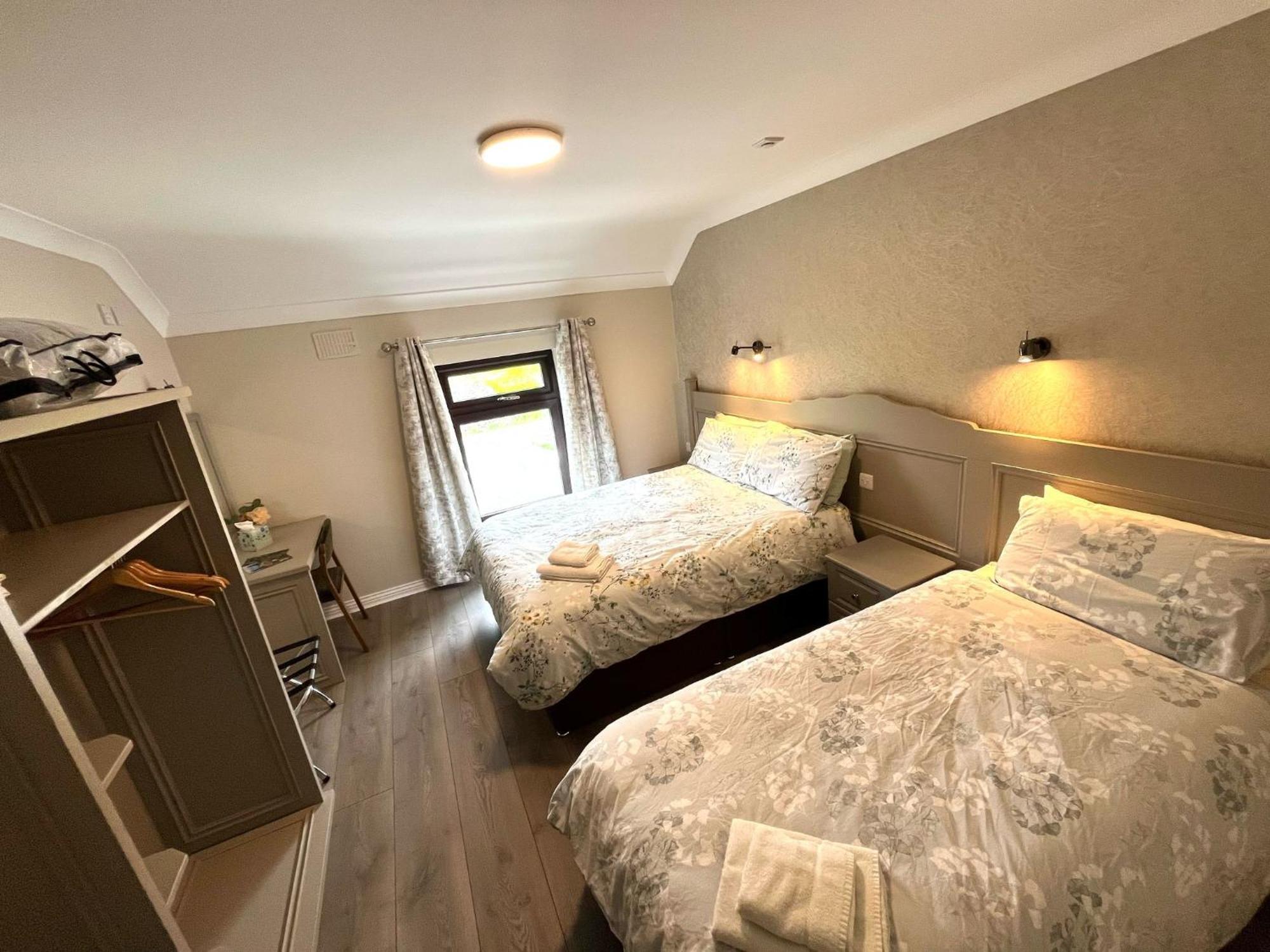 Tigh Fitz Apartments - Inis Mor, Aran Island イニシュモア エクステリア 写真