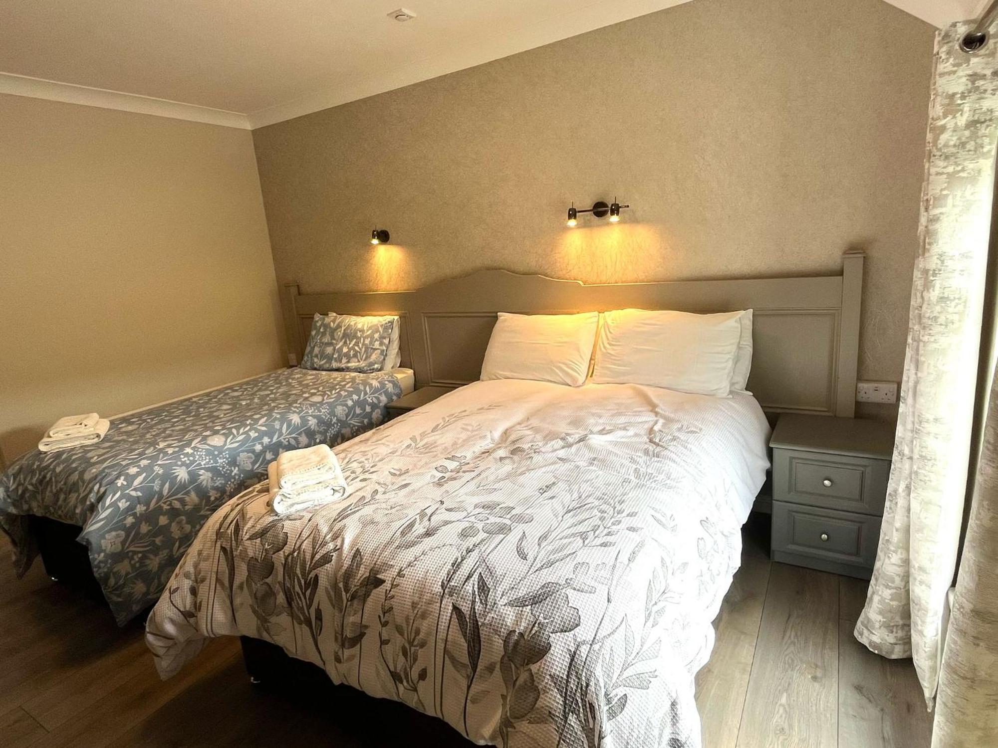 Tigh Fitz Apartments - Inis Mor, Aran Island イニシュモア エクステリア 写真
