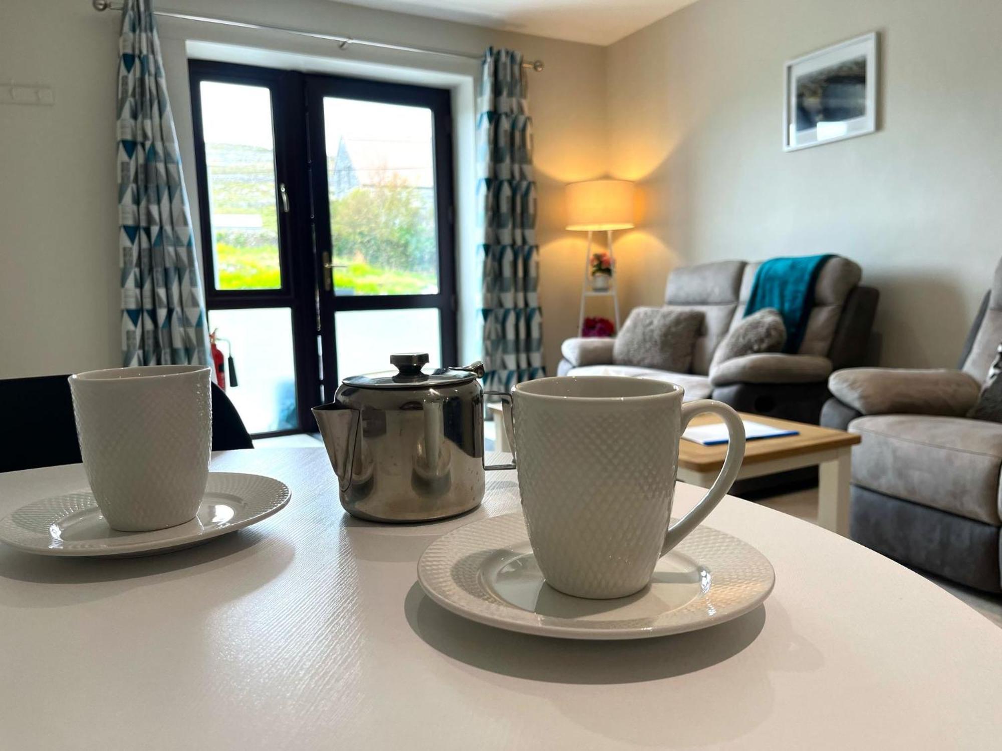 Tigh Fitz Apartments - Inis Mor, Aran Island イニシュモア エクステリア 写真