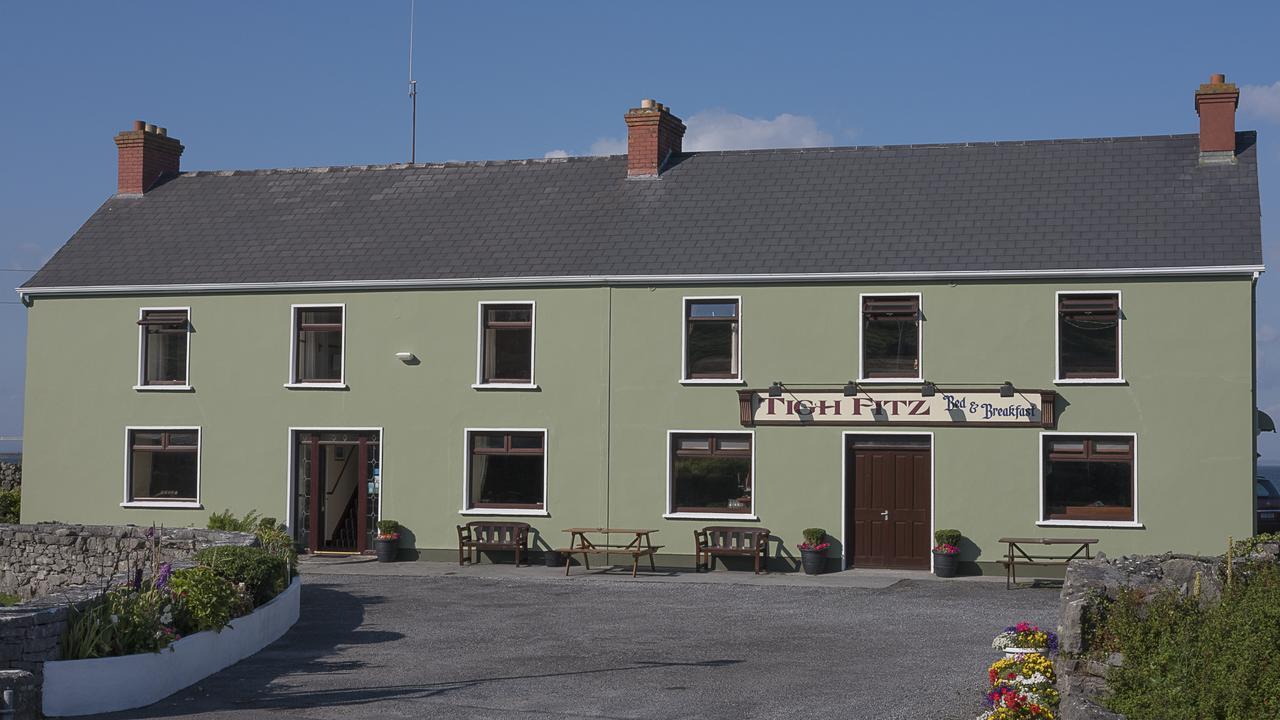 Tigh Fitz Apartments - Inis Mor, Aran Island イニシュモア エクステリア 写真